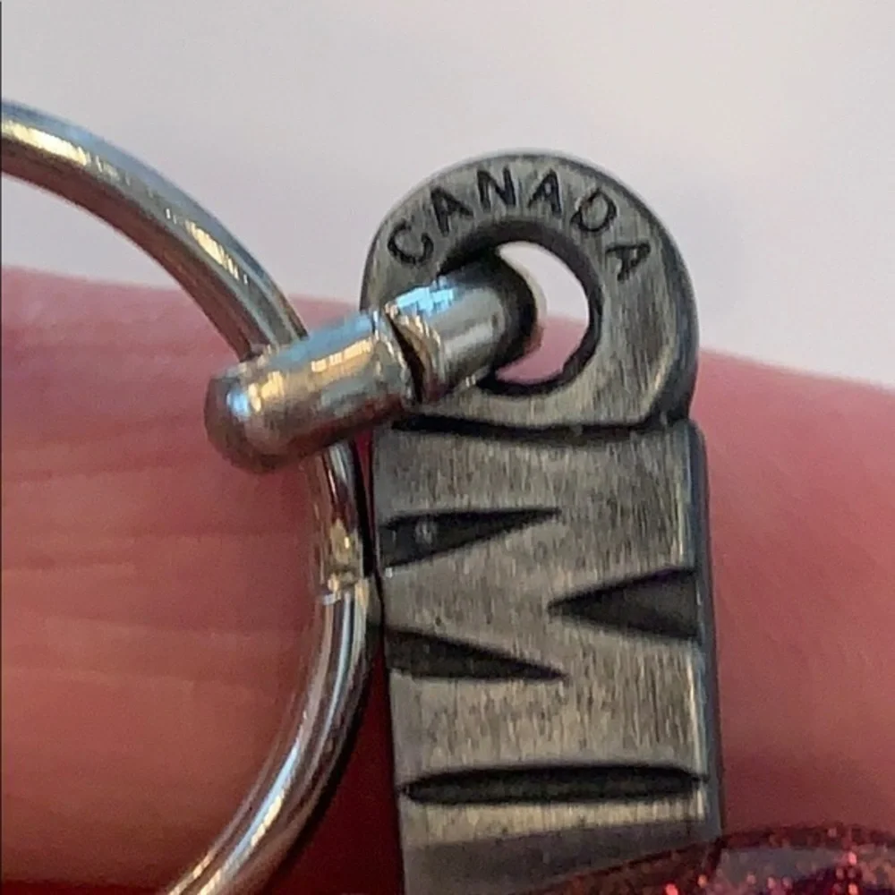 💐5/25 Minnesota silver tone key chain spell out